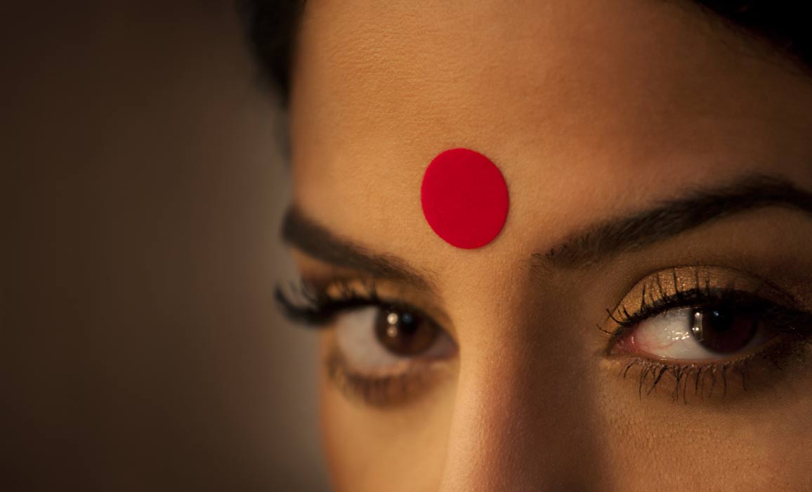 Indian Married Woman and The Meaning Behind Their Symbolic Accessories